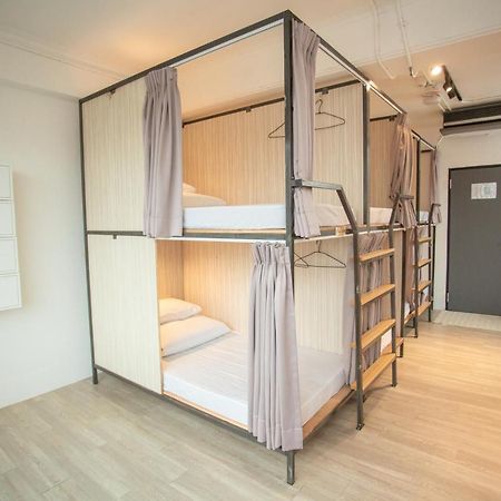 Corner Hostel & Cafe Taipei Bagian luar foto