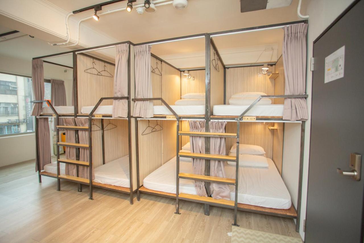 Corner Hostel & Cafe Taipei Bagian luar foto