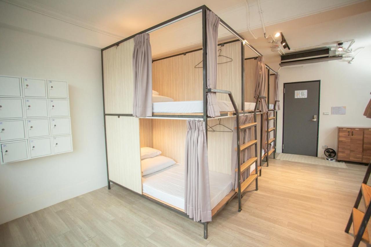 Corner Hostel & Cafe Taipei Bagian luar foto