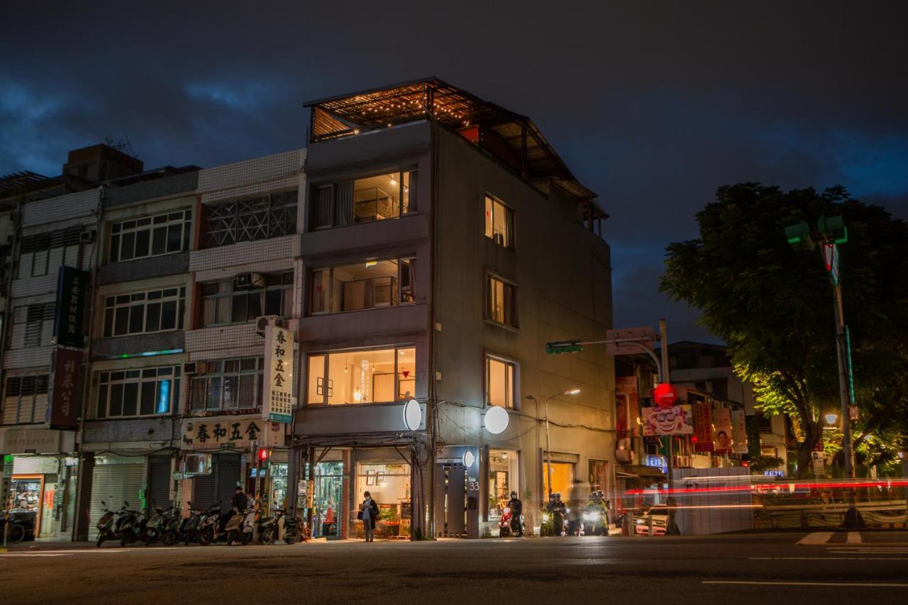 Corner Hostel & Cafe Taipei Bagian luar foto