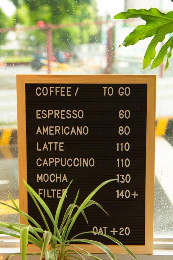 Corner Hostel & Cafe Taipei Bagian luar foto
