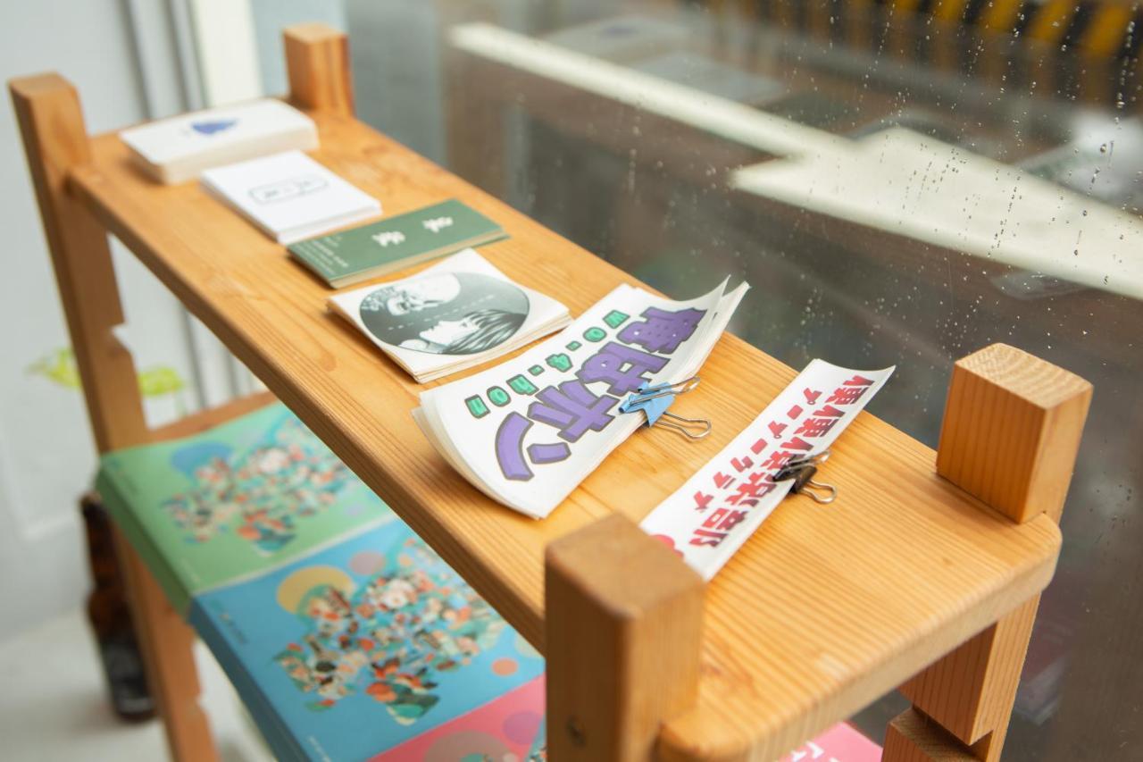 Corner Hostel & Cafe Taipei Bagian luar foto