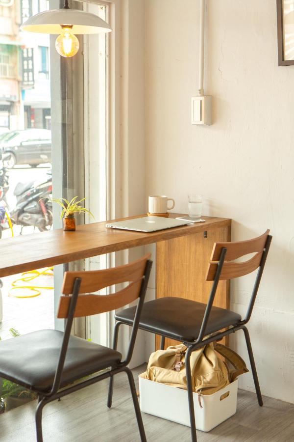 Corner Hostel & Cafe Taipei Bagian luar foto