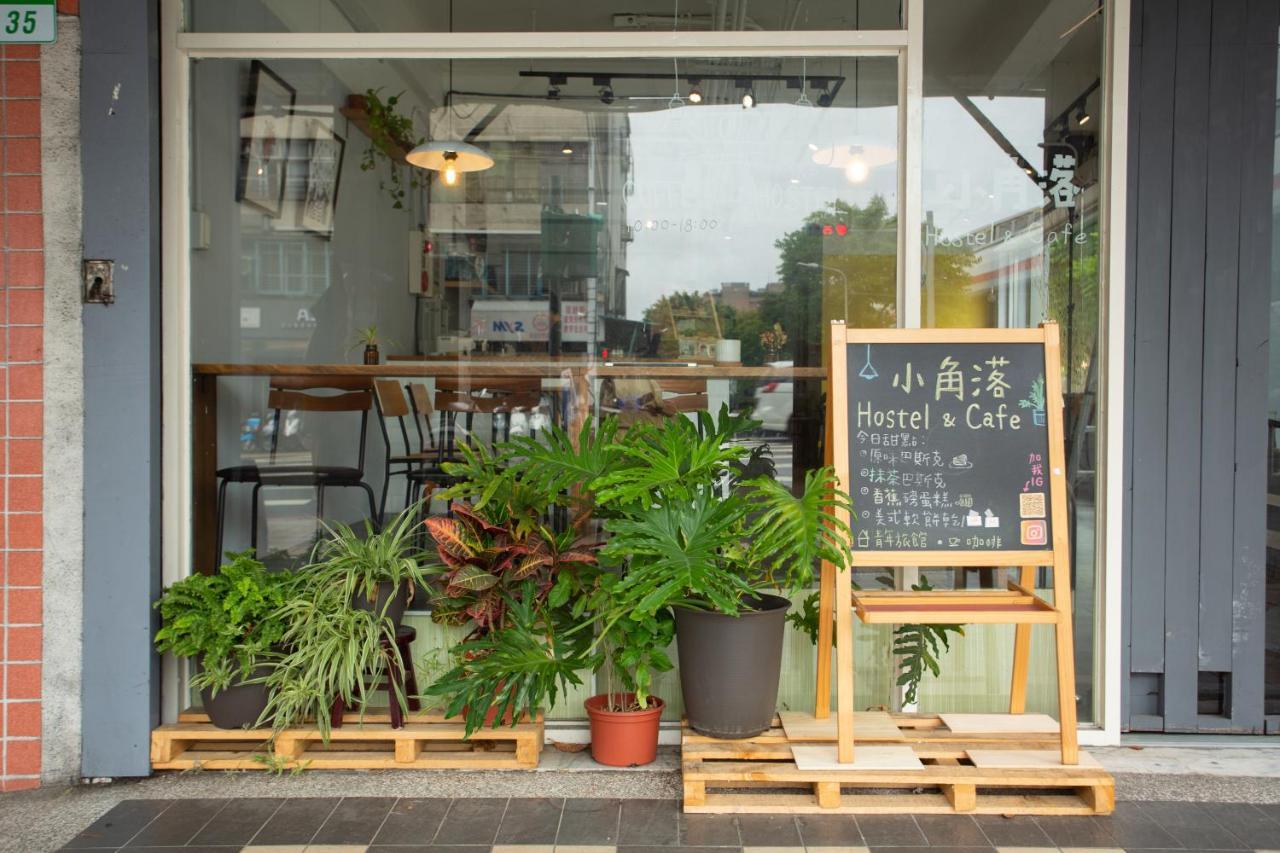Corner Hostel & Cafe Taipei Bagian luar foto