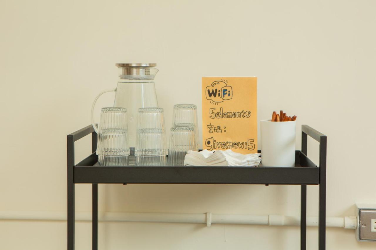 Corner Hostel & Cafe Taipei Bagian luar foto