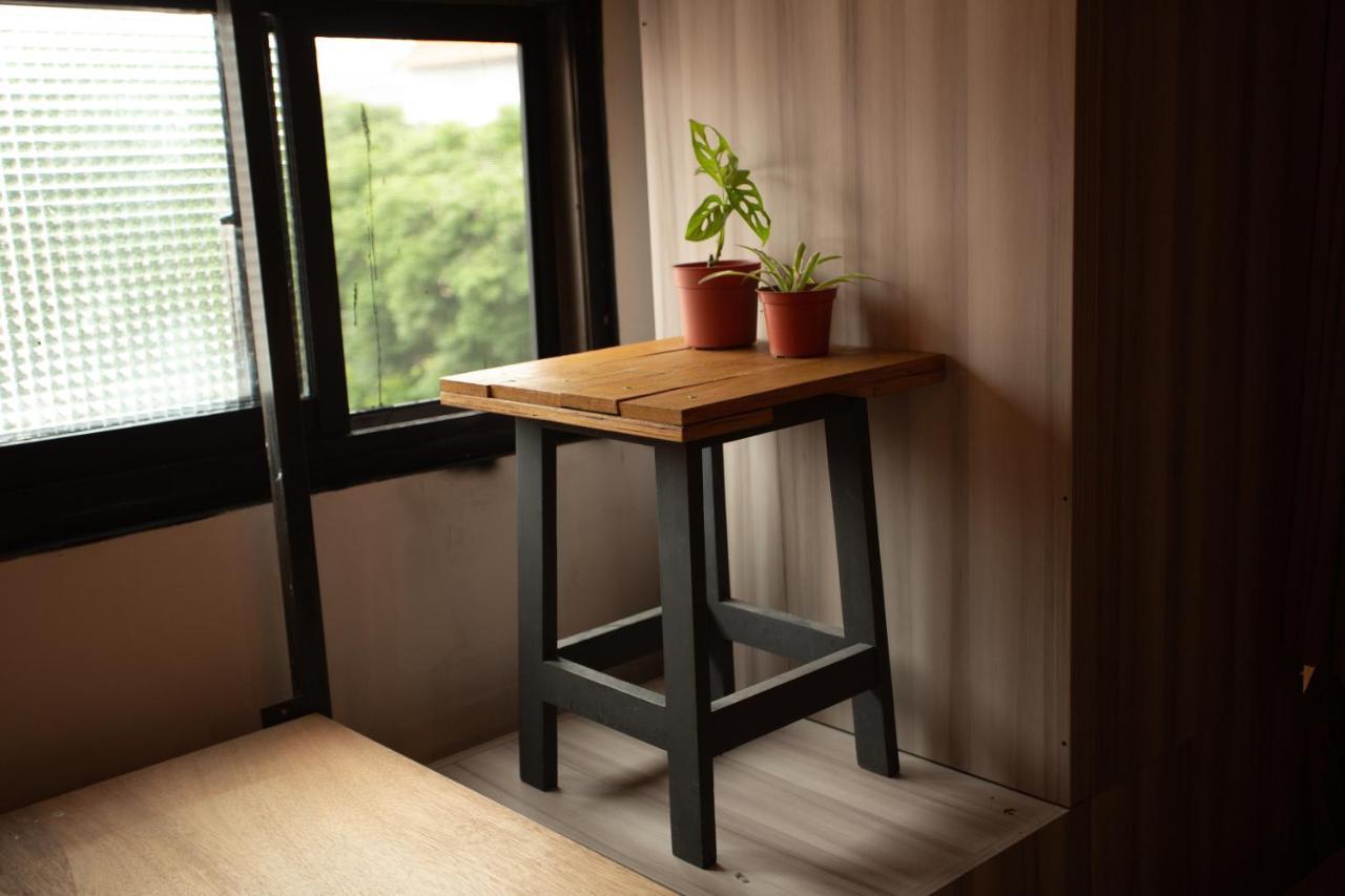 Corner Hostel & Cafe Taipei Bagian luar foto