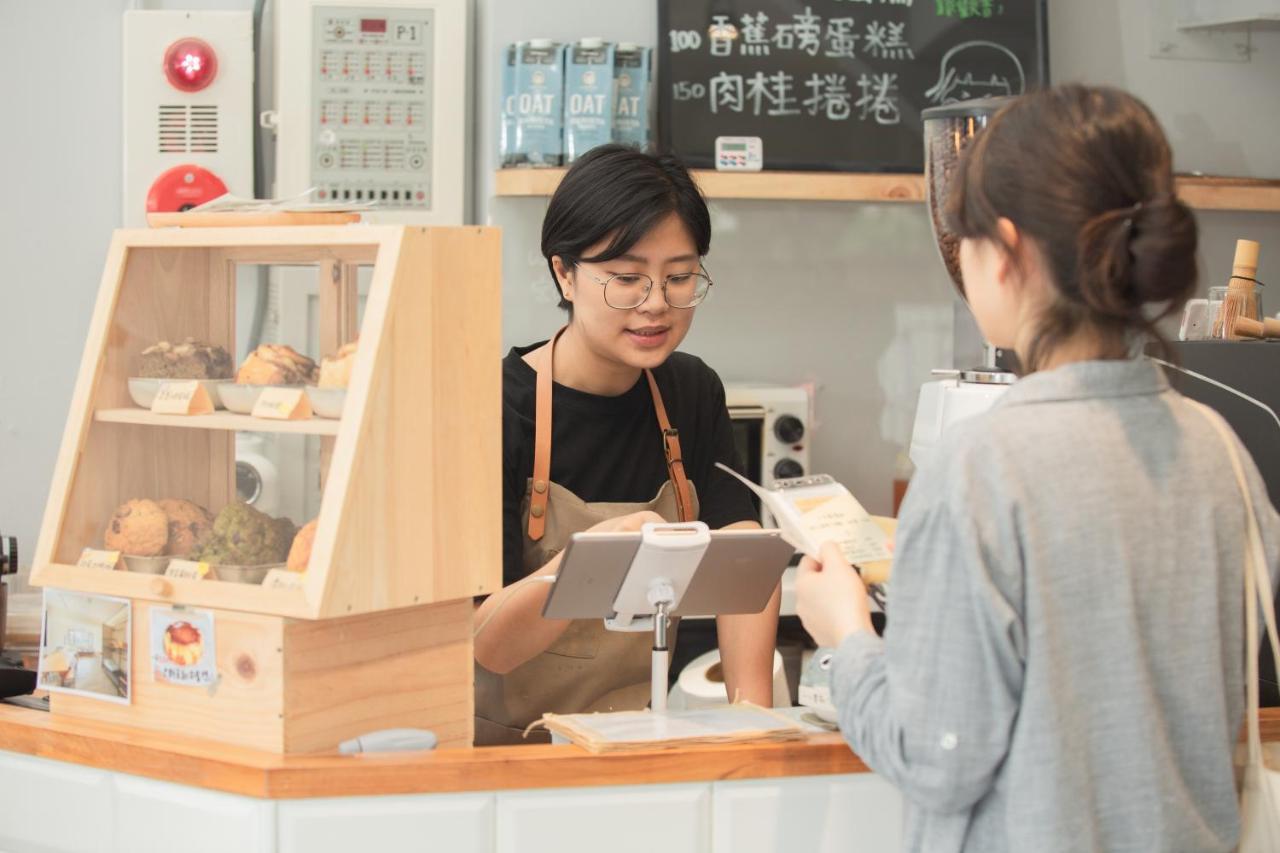 Corner Hostel & Cafe Taipei Bagian luar foto